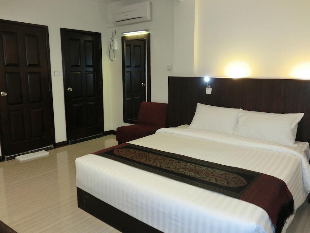 Hotel Yankin Rangun Zewnętrze zdjęcie