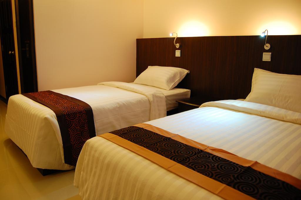 Hotel Yankin Rangun Zewnętrze zdjęcie