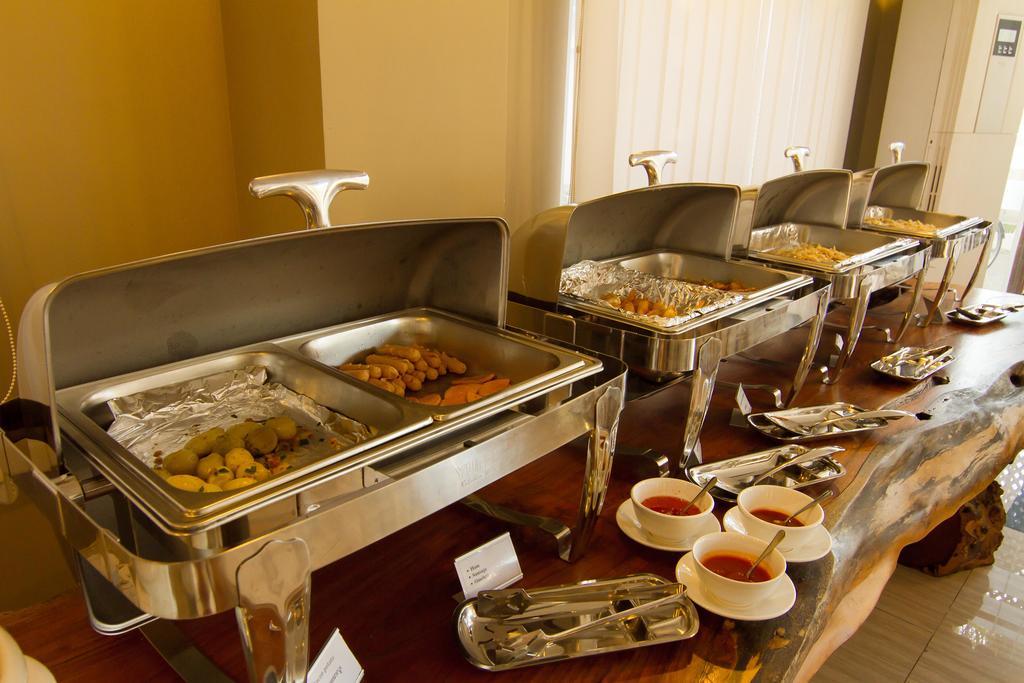 Hotel Yankin Rangun Zewnętrze zdjęcie