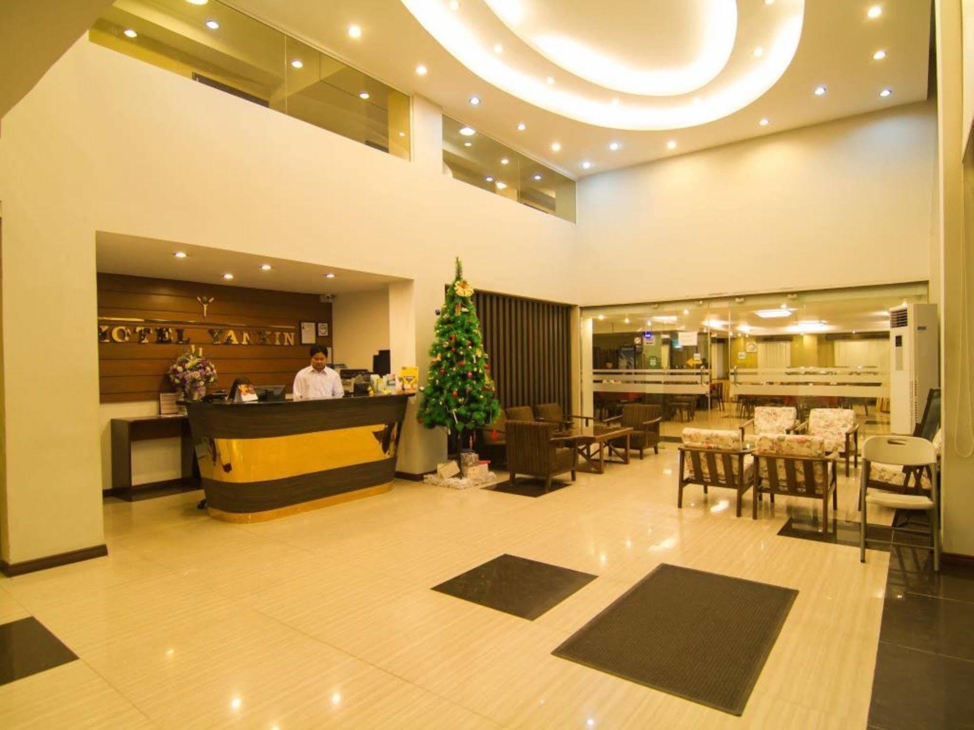Hotel Yankin Rangun Zewnętrze zdjęcie