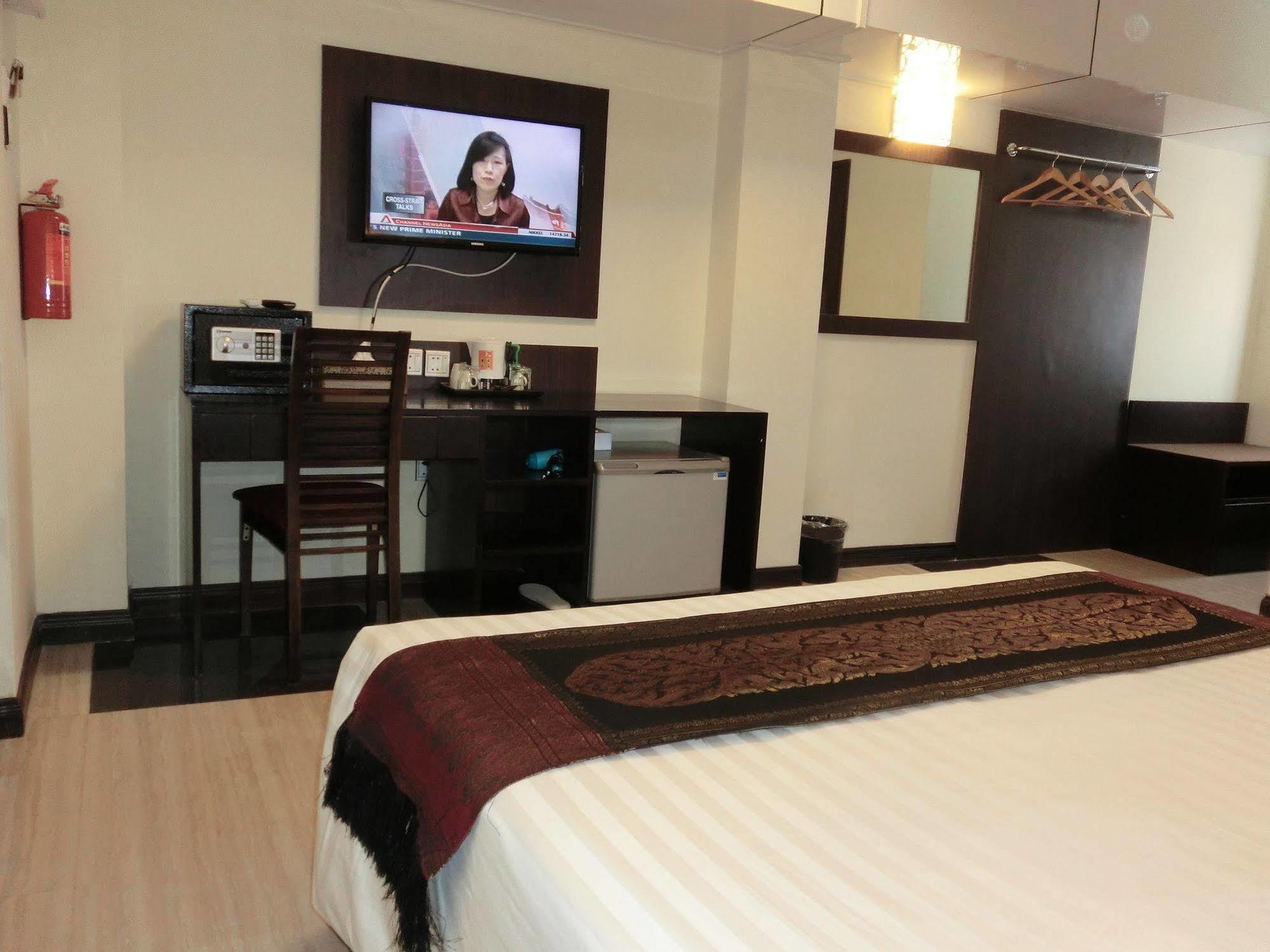 Hotel Yankin Rangun Zewnętrze zdjęcie