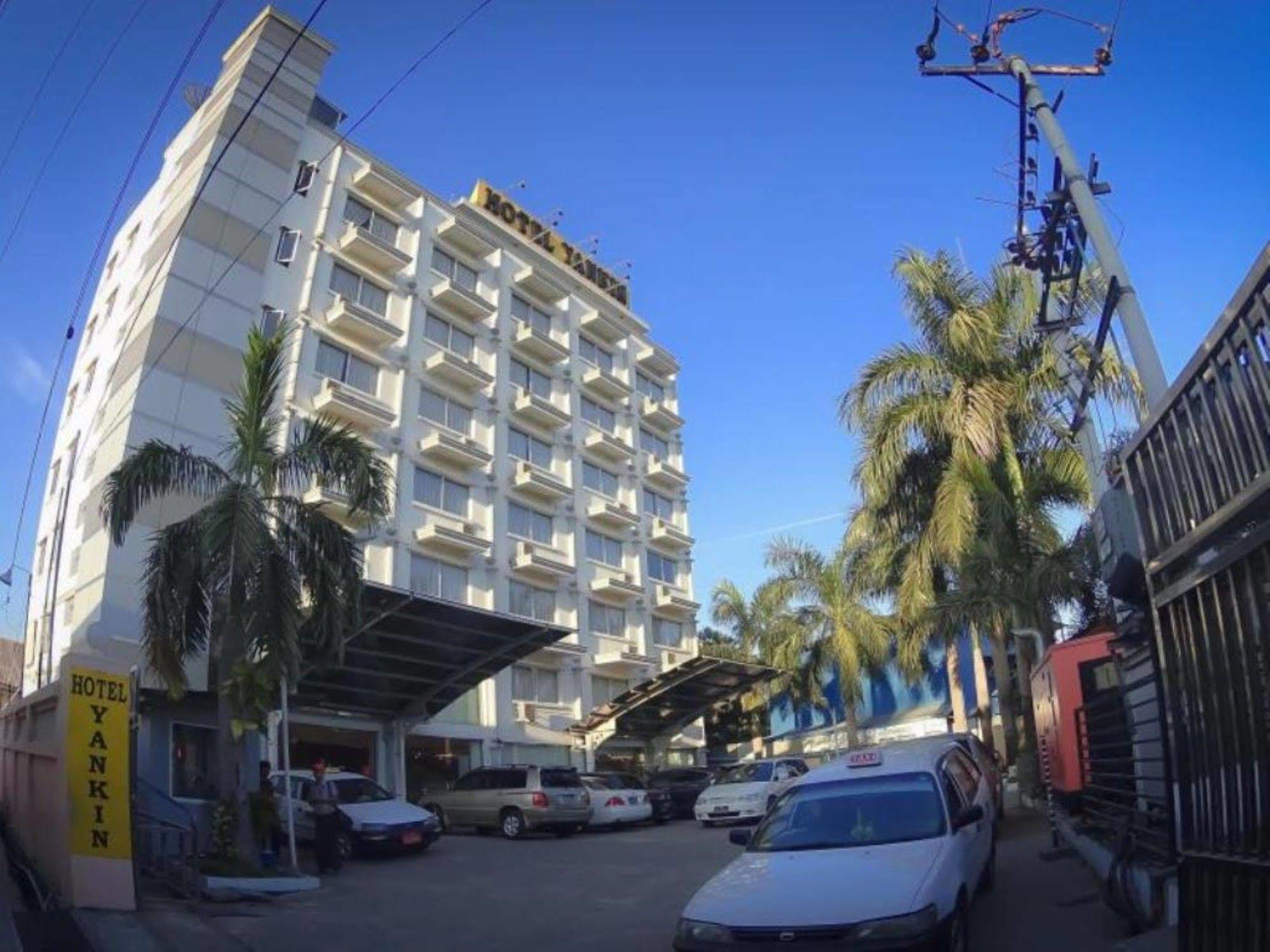 Hotel Yankin Rangun Zewnętrze zdjęcie